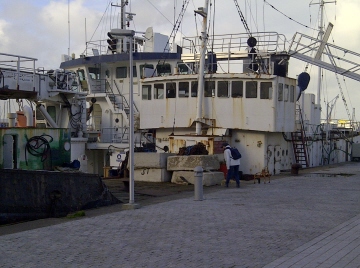 Le baliseur Emile Allard est dans le port de Dunkerque