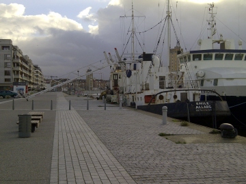 Le baliseur Emile Allard dans le port de Dunkerque